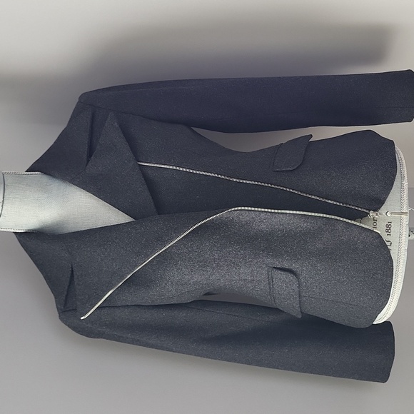 Franco Mirabelli Gray Jacket with Asymmetrical Zipper - Picture 3 of 10